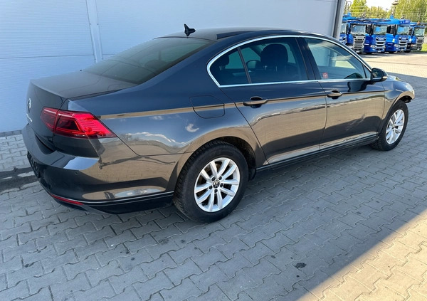 Volkswagen Passat cena 58900 przebieg: 144500, rok produkcji 2022 z Wolsztyn małe 79